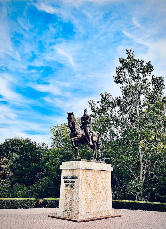 Skanderbeg Statue - Image 2