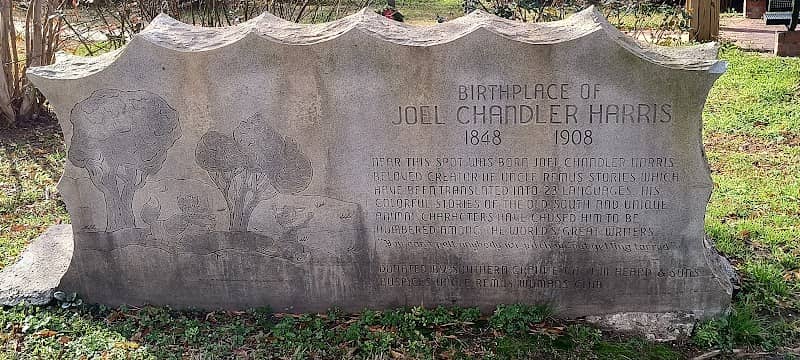 Veterans Memorial; Garden - Image 1