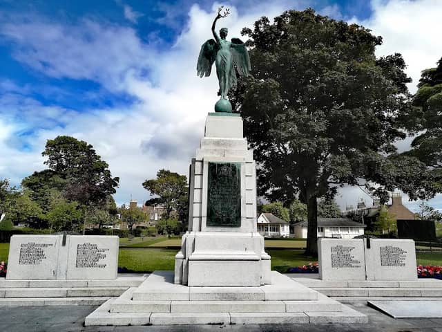 Montrose Cenotaph - Image 1