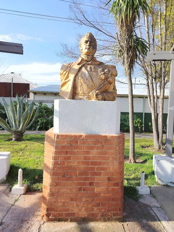 Plaza Leones - Image 1