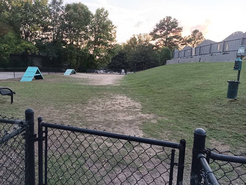 Retreat Dog Park - Image 1
