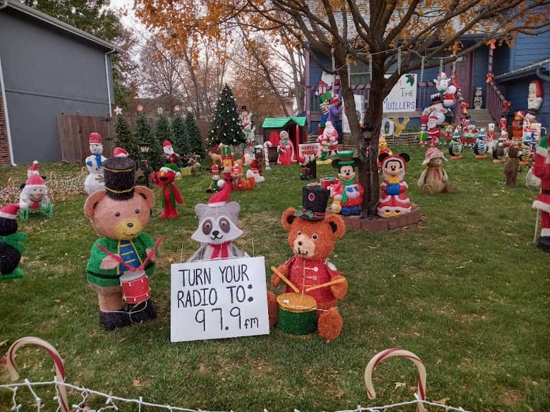 Muiller Family Holiday Light Show - Image 1