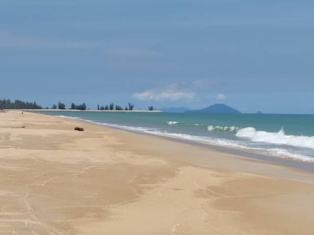 Pantai teluk ketapang kuala nerus - Image 1