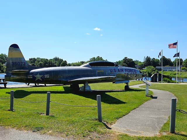 Hart Veterans Park - Image 1