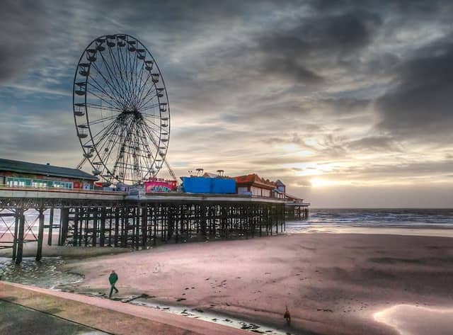 Central Pier - Image 1