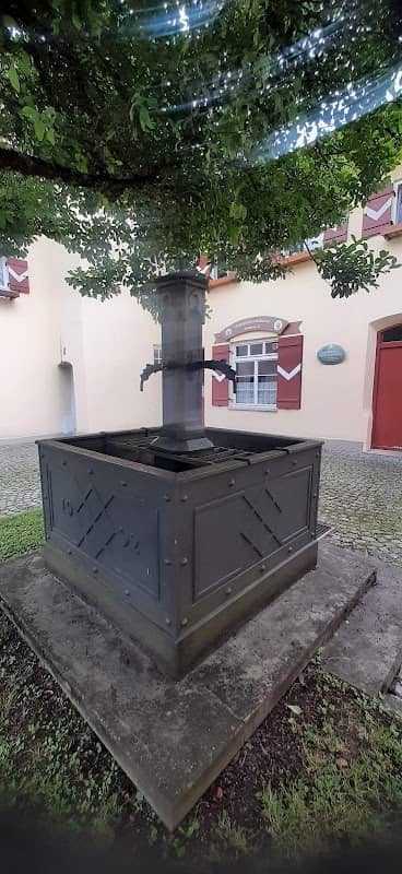 Historischer Brunnen - Image 2