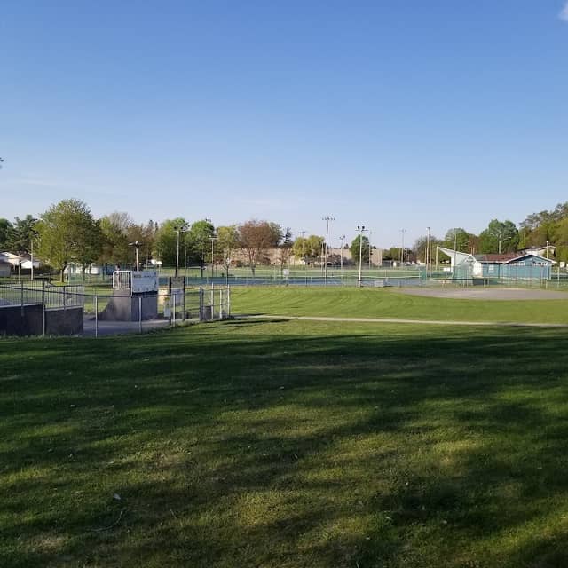 Du Parc Splashpad - Image 1