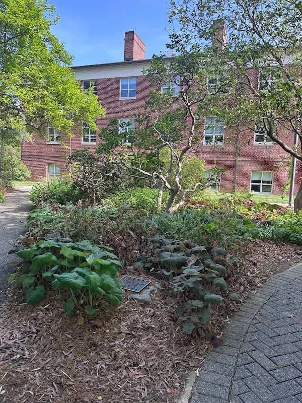 Dunham Garden - Image 1