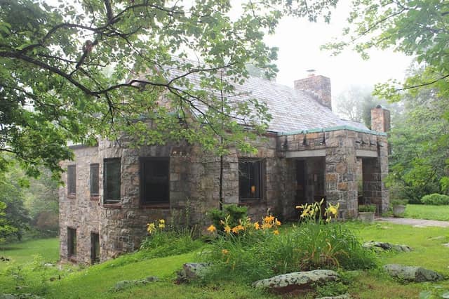 Bears Den - Image 1