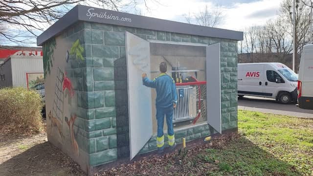 Trafohäuschen mit Graffiti-Kunst - Image 1
