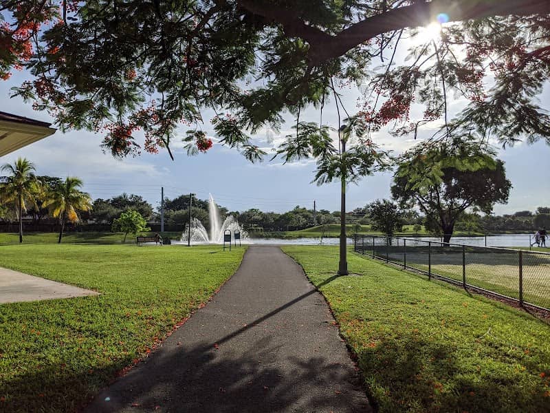 Plantation Central Park - Image 2