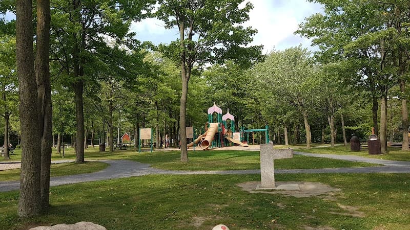 Les Salines Park