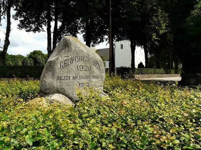 Genforeningssten i Rise - Image 1