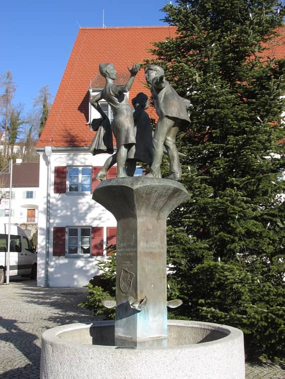 Marktbrunnen Neuburg an der Kammel - Image 1