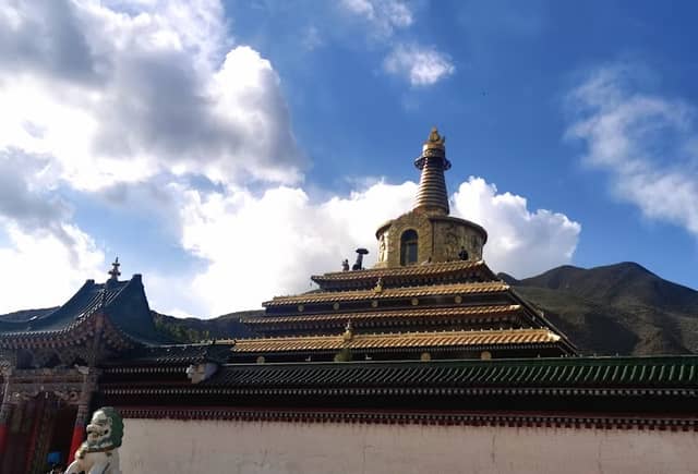 Huangnan Regong Art Gallery - Image 1