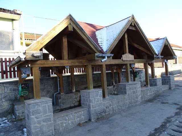 Izvor apă minerală - Image 1