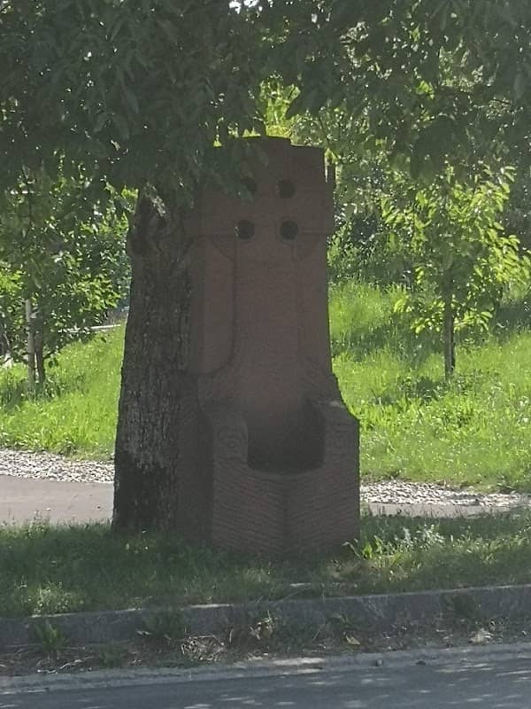 Steinmonument - Übergabe des Leichnams vom hl. Gallus an das Kloster St.Gallen - Image 1