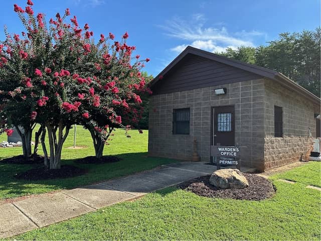 Lake Robinson Warden's Office - Image 1