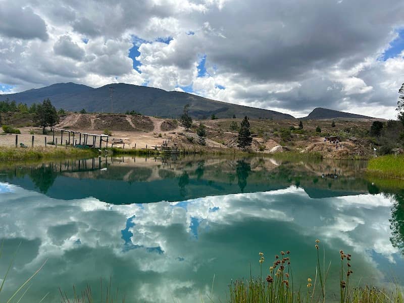 Pozos Azules, Pozo Con Mesa de Picnic - Image 1