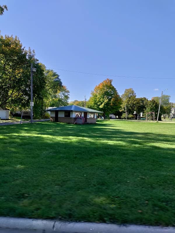 Big Brick Park - Image 2