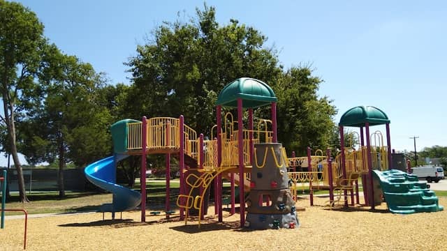 Huffhines Park - Image 1