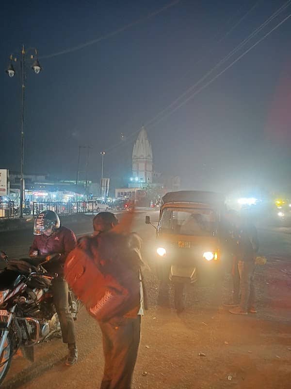 Captanganj Chauraha - Image 1