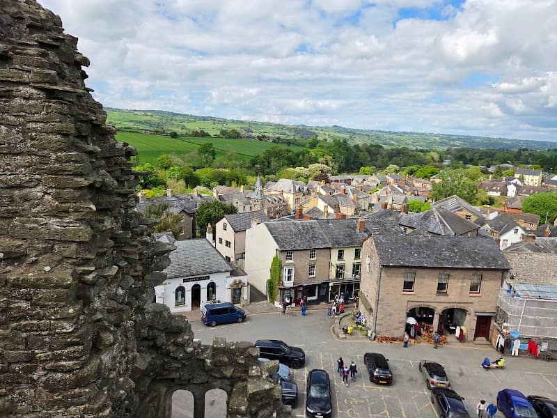 Hay on wye - Image 1