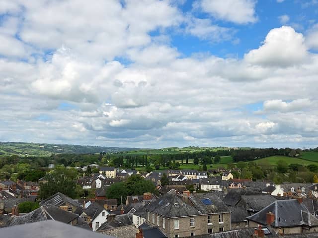 Hay on wye - Image 3