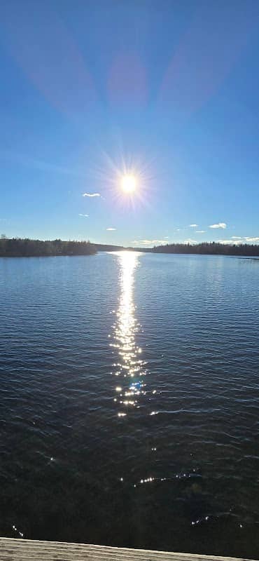 Island lake conservation entrance - Image 1