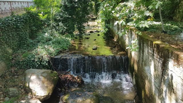 Dere Park - Image 1
