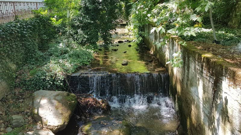Dere Park - Image 1
