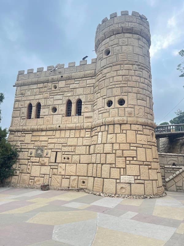 Moussa Castle - Image 1