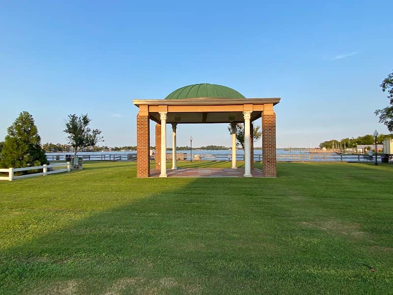 Waterfront Park - Image 1