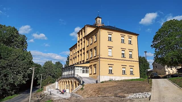 Třemešek Castle - Image 1