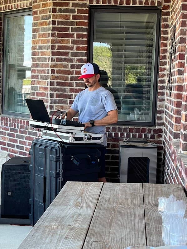 Pro DJ Helms Entertainment - Image 1
