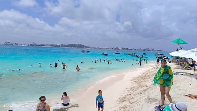 Johnny Cay Island - Image 3