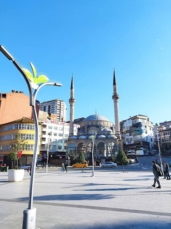 Rize Square Park - Image 1