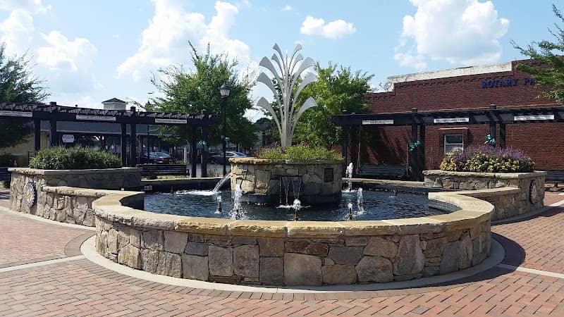 Fountain Inn - Image 1