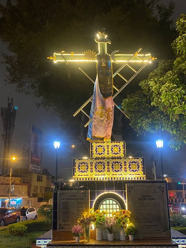 La Cruz del Viajero Park - Image 1