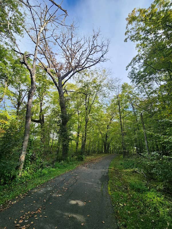 Baker Park Trailhead - Image 1