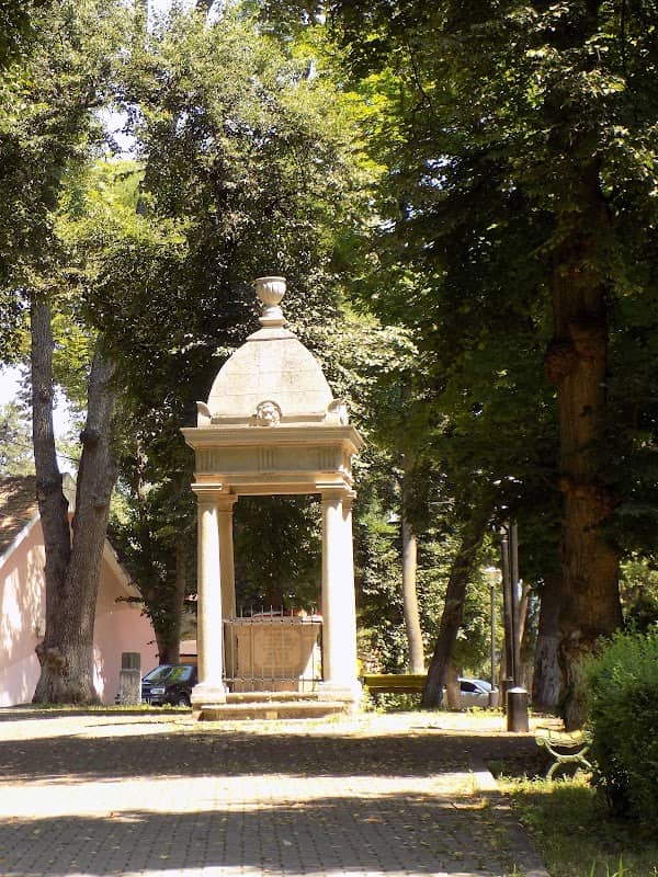 Students' Monument - Image 1