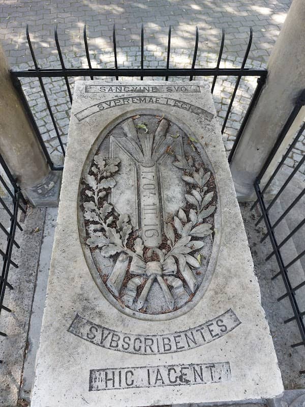 Students' Monument - Image 2