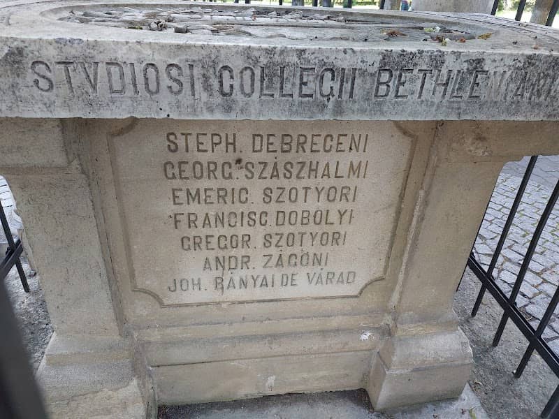 Students' Monument - Image 3