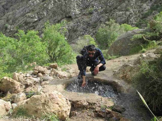 چشمه ریزک - Image 1