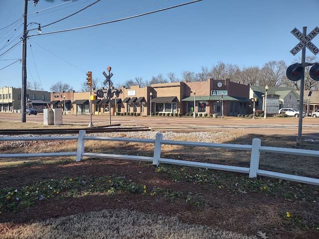 Elva T. Bledsoe Park - Image 1