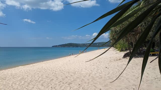 Le Phang Beach - Image 1