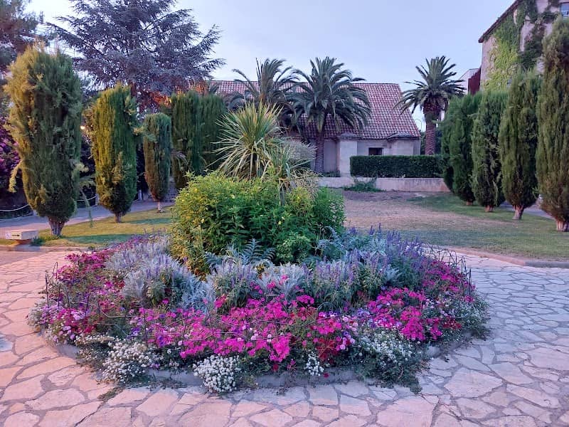 Vicomtes Garden - Image 1