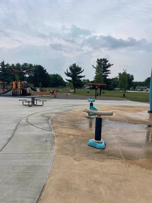McIntosh Park - Image 1