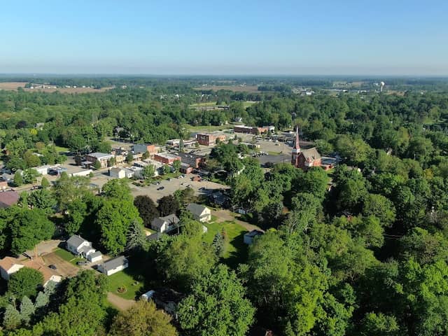 Almont - Image 1