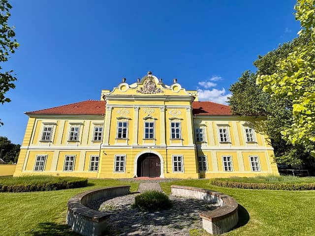 Žitnoostrovské múzeum (Žltý kaštieľ) Dunajská Streda - Image 1